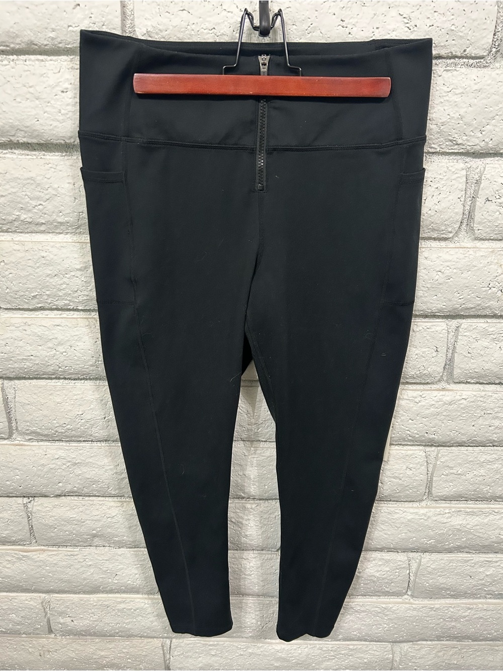 Danskin Black High Rise Zip Waist Leggings Athletic Size L
